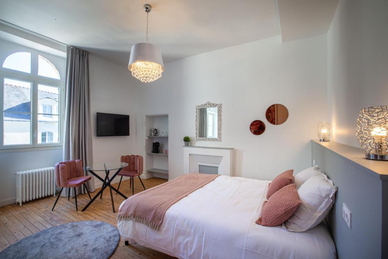 Confidences Escale A Brissac Bed & Breakfast Exterior photo