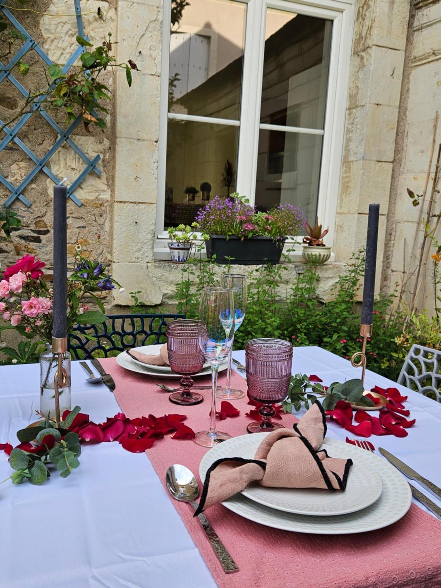 Confidences Escale A Brissac Bed & Breakfast Exterior photo
