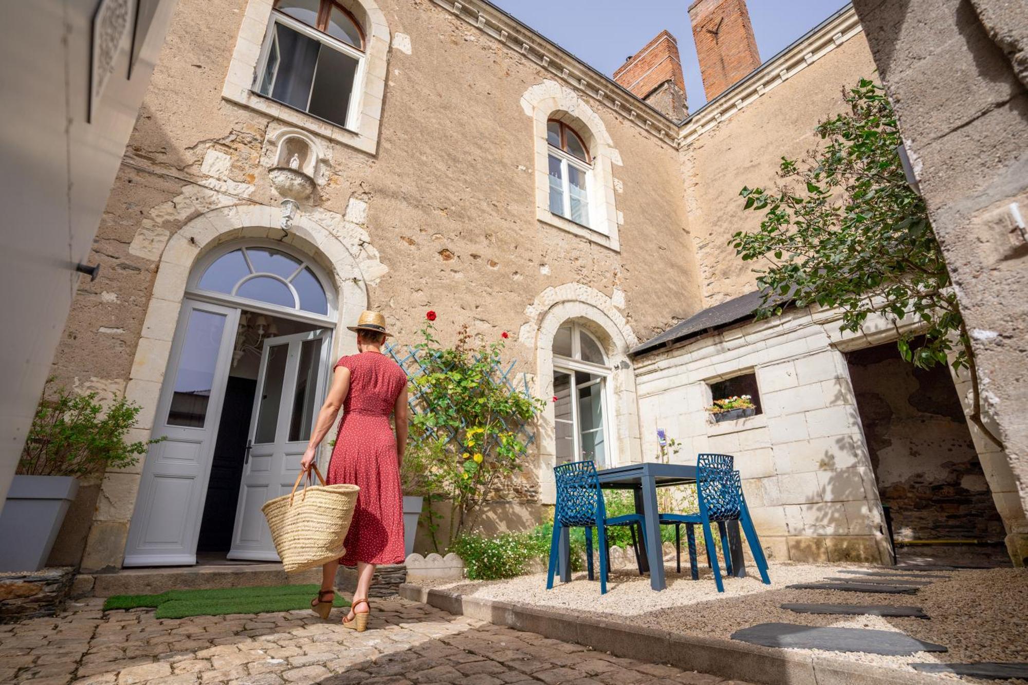 Confidences Escale A Brissac Bed & Breakfast Exterior photo