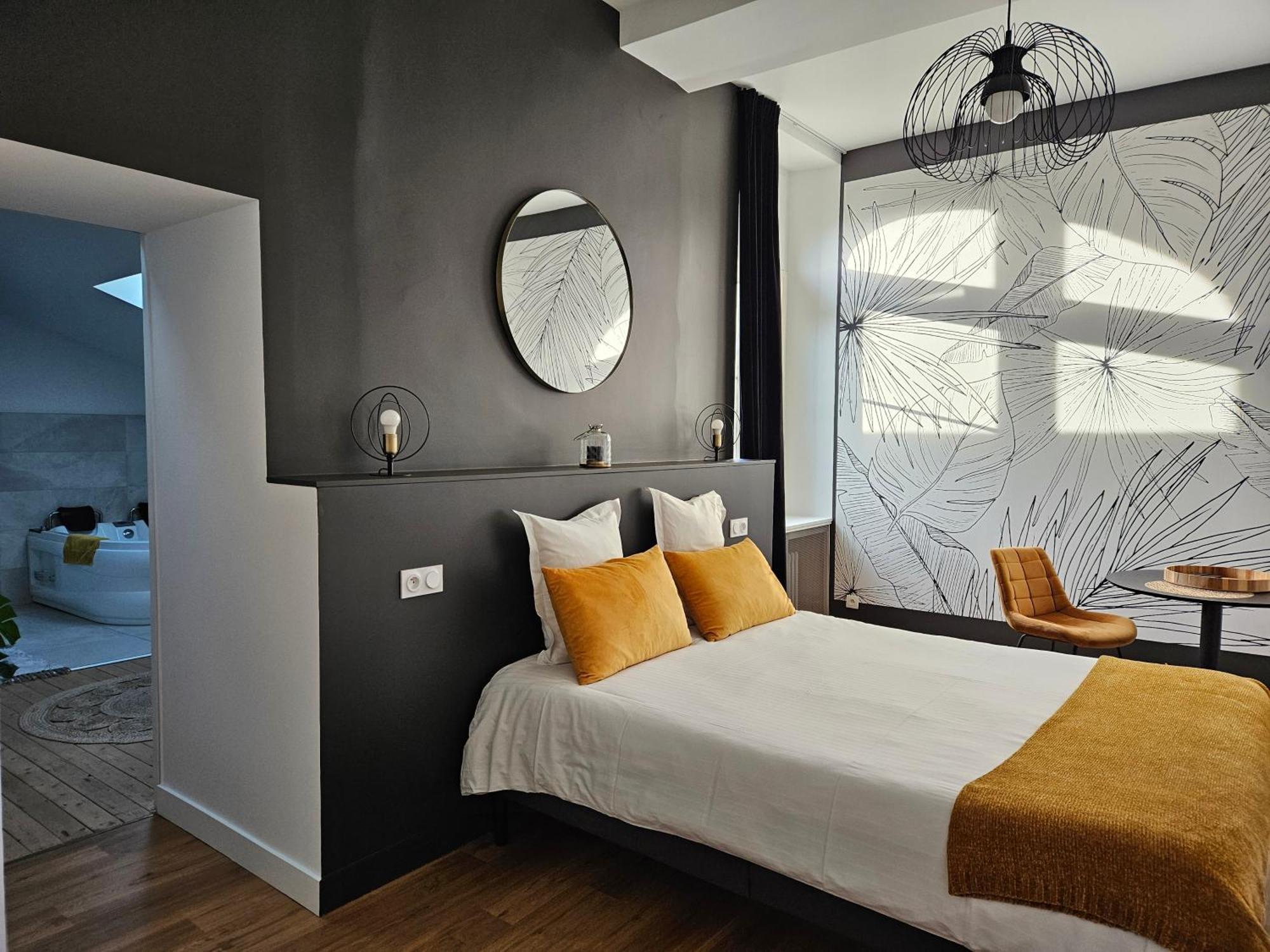 Confidences Escale A Brissac Bed & Breakfast Exterior photo